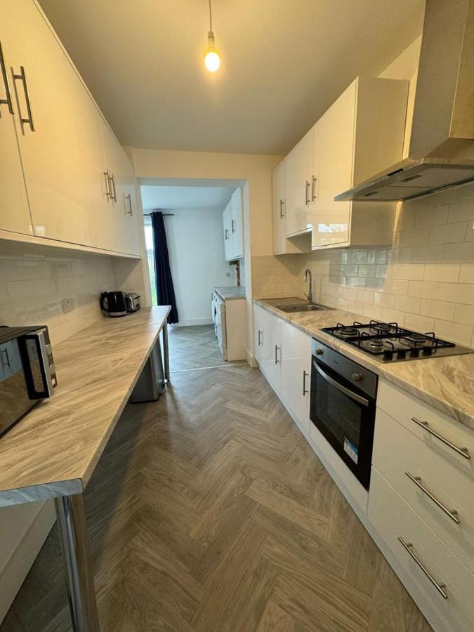 Smart Guest Rooms Fast Access To Central London Via Piccadilly Line New Southgate Dış mekan fotoğraf