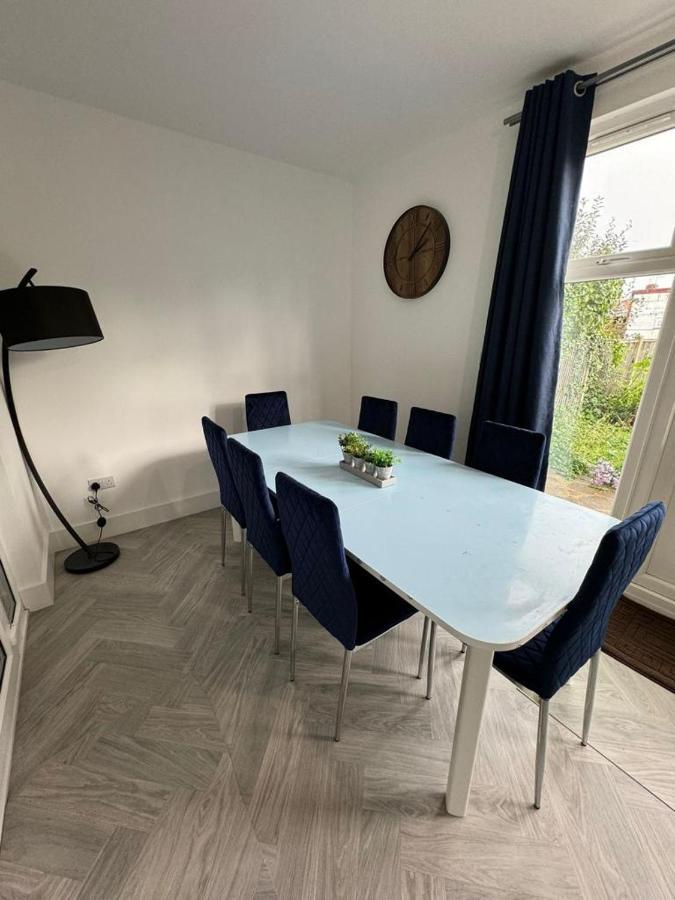 Smart Guest Rooms Fast Access To Central London Via Piccadilly Line New Southgate Dış mekan fotoğraf