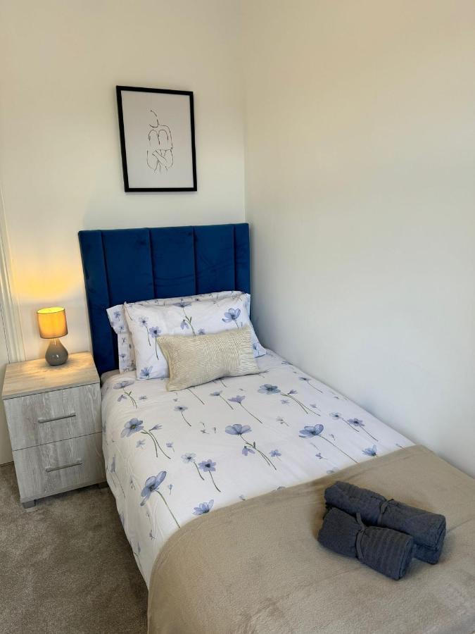 Smart Guest Rooms Fast Access To Central London Via Piccadilly Line New Southgate Dış mekan fotoğraf