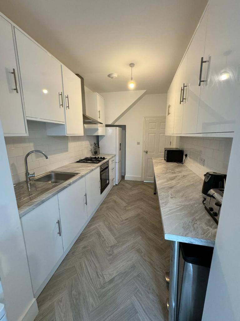 Smart Guest Rooms Fast Access To Central London Via Piccadilly Line New Southgate Dış mekan fotoğraf